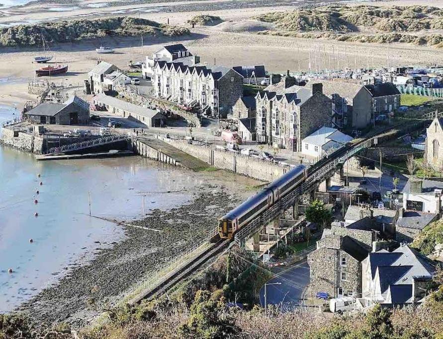 Harbourside 2 Bed Apartment, Barmouth Bridge Views 外观 照片