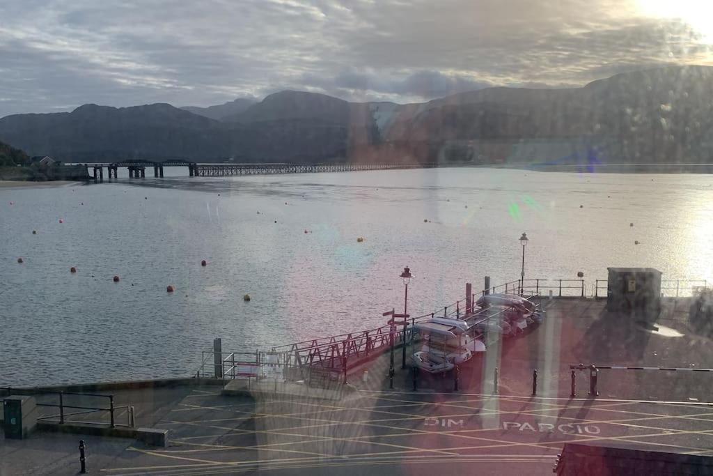 Harbourside 2 Bed Apartment, Barmouth Bridge Views 外观 照片